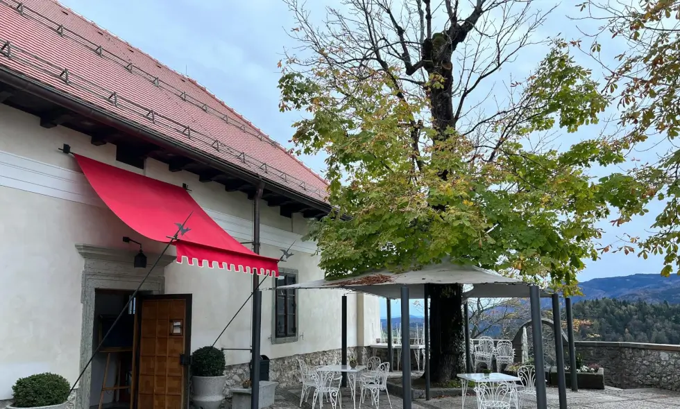 Avtomobilska potovanja po Sloveniji: znamenitosti ob avtocestnem omrežju