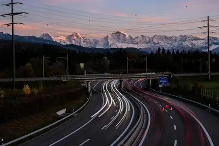 Zwitserse transportsysteem en aankoop van tolvignet